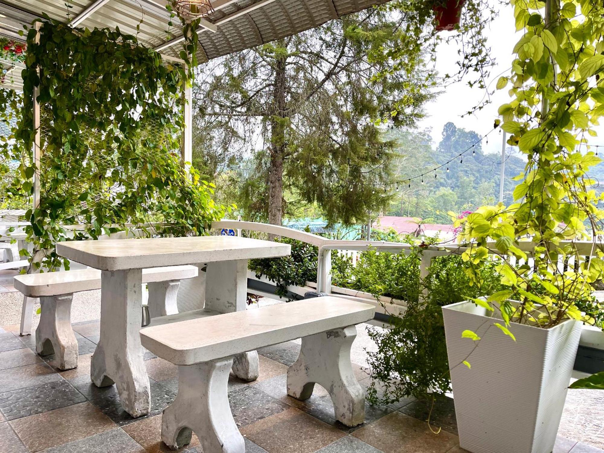 Blue Cabins By Pfordten Cottage Cameron Highlands Exterior foto